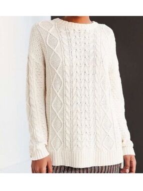 Urban Outfitters BDG Cream Cable Knit Women’s Sweater - Classic Pullover